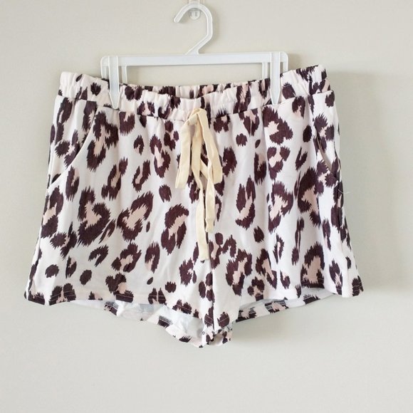 Last One Size large! Leopard Print V Neck Loungewear Shorts + Top - Picture 6 of 10